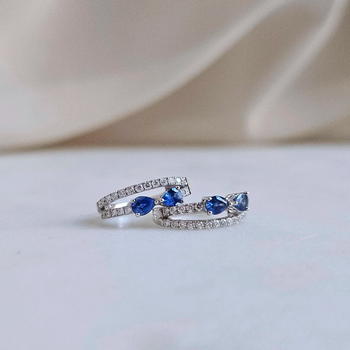 Light Luxury Double-Rail Curved Earrings with Teardrop Synthetic Zirconia